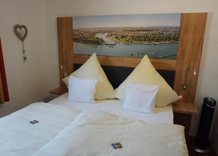 扬凡韦特酒店 酒店 *